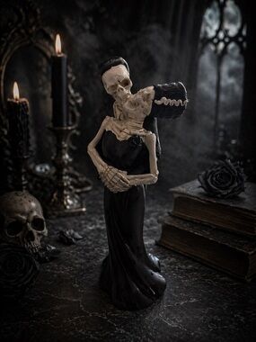 Gothic Embrace Skeleton Bride Figurine - Black and Bone / Cake topper